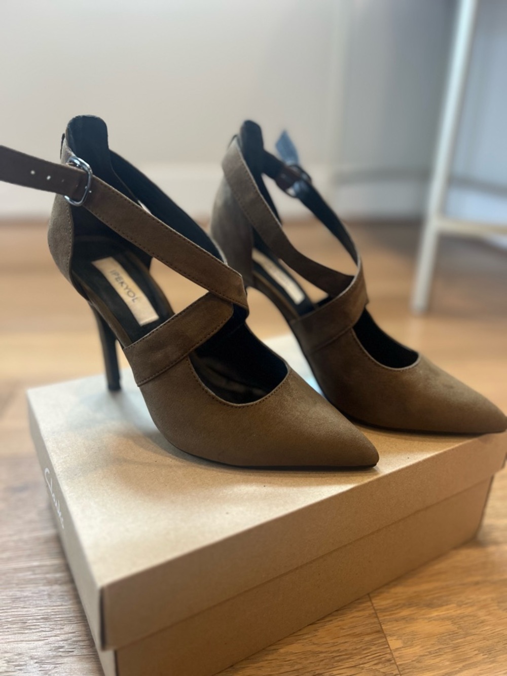 İpekyol Olive Brown Pointed-Toe Crisscross Strap Heels size 8 - Picture 2 of 6